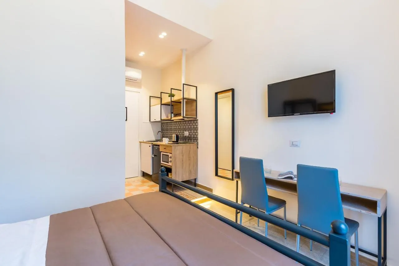Central Station Apartments & Suites Naples