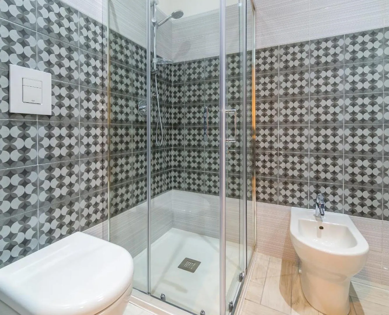 Central Station Apartments & Suites Naples Italy