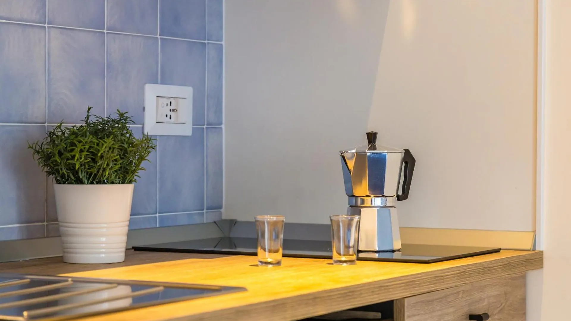 Central Station Apartments & Suites Naples