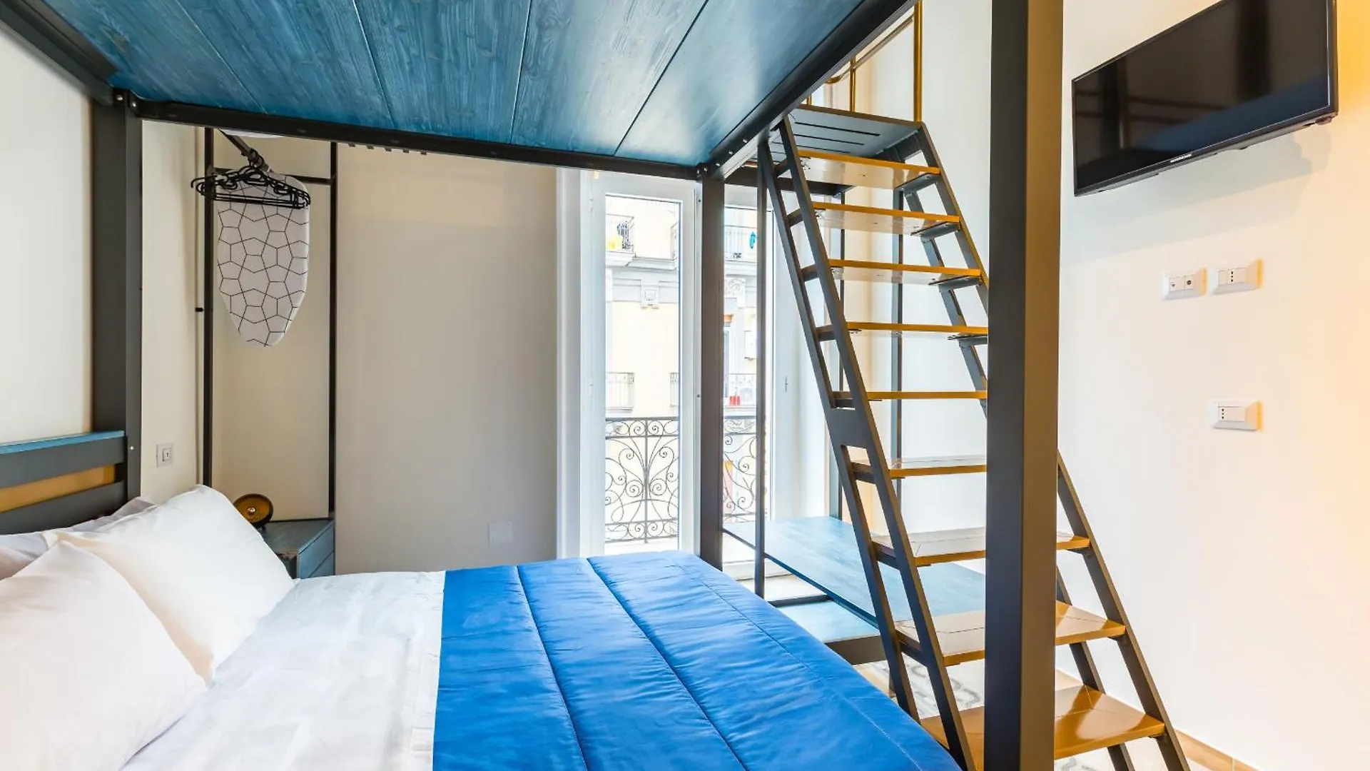 Central Station Apartments & Suites Naples