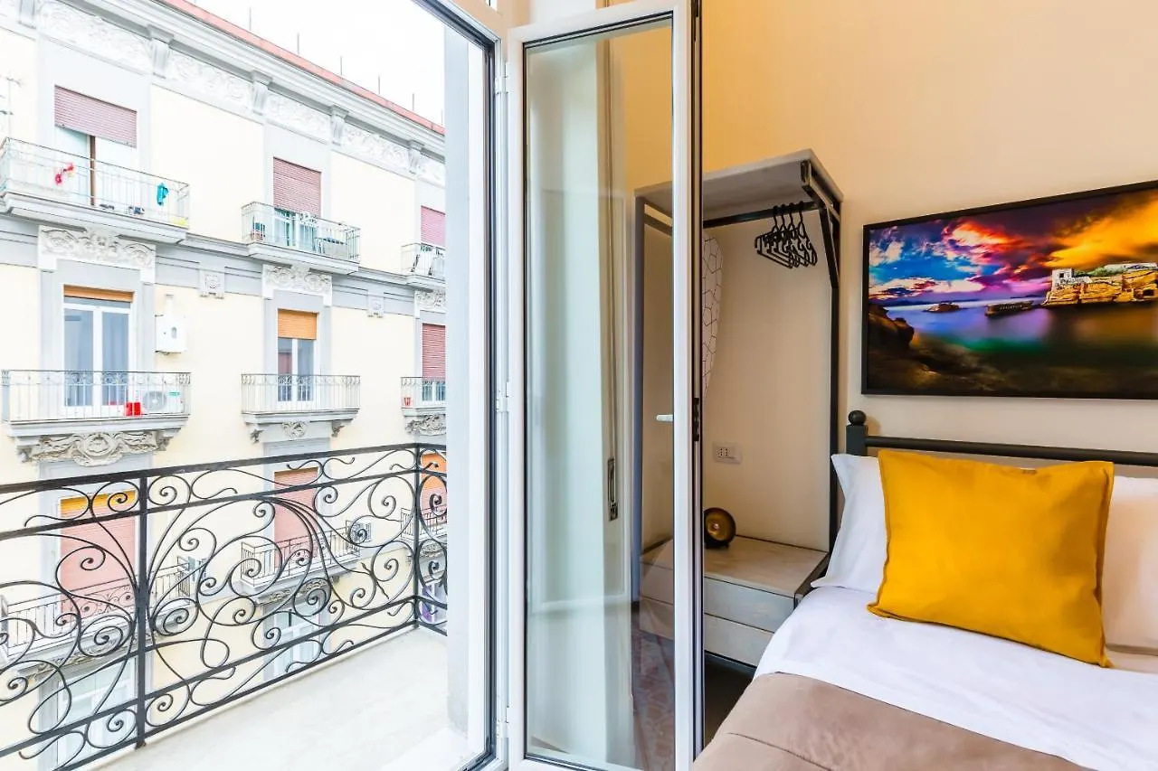 Central Station Apartments & Suites Neapol