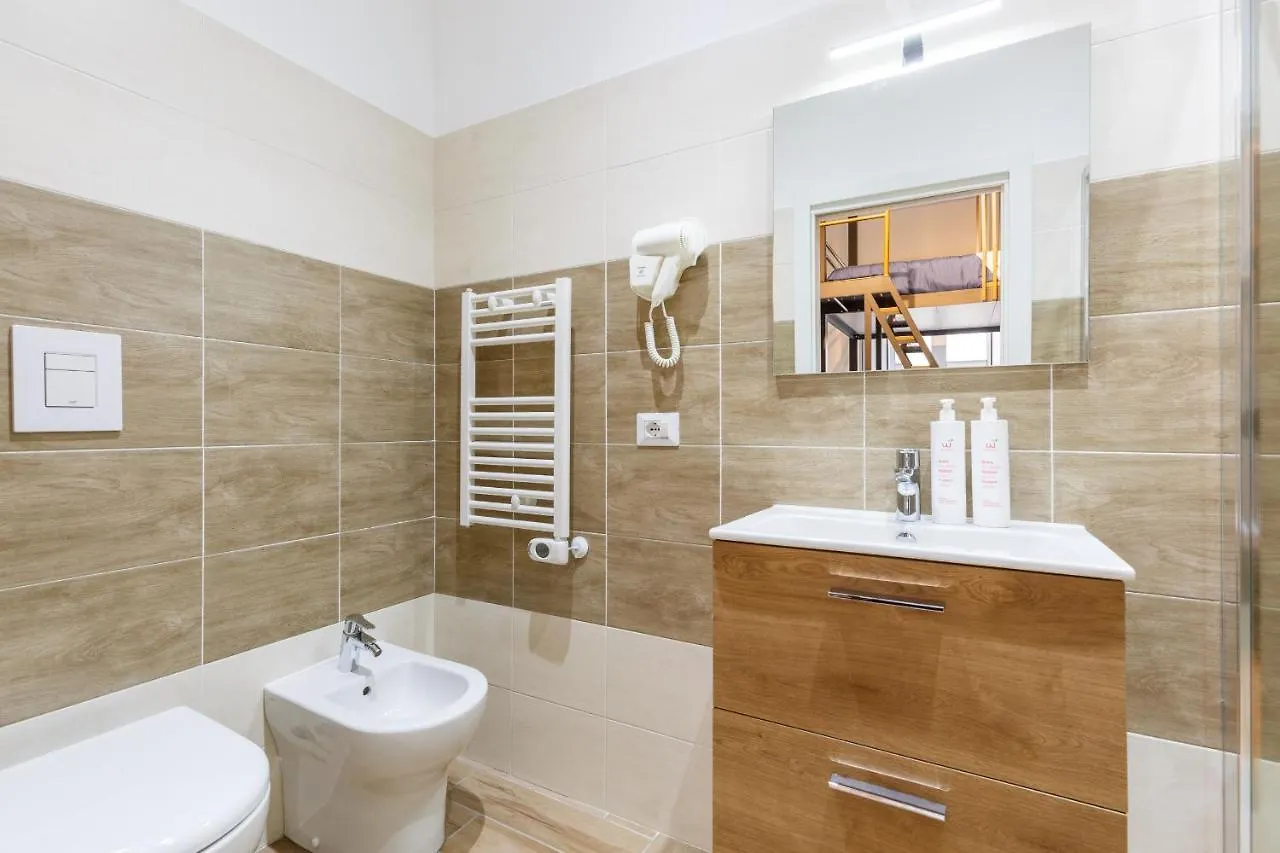 Central Station Apartments & Suites Neapol 0*,
