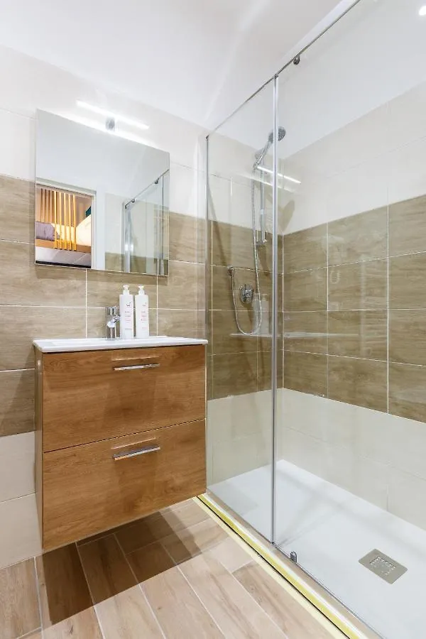 Central Station Apartments & Suites Neapol